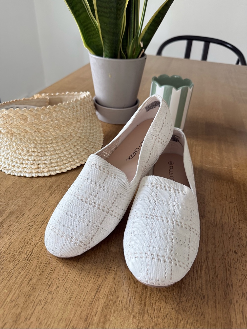 New Falls Creek Women's Cream Knit Slip-On Loafers Sz 9